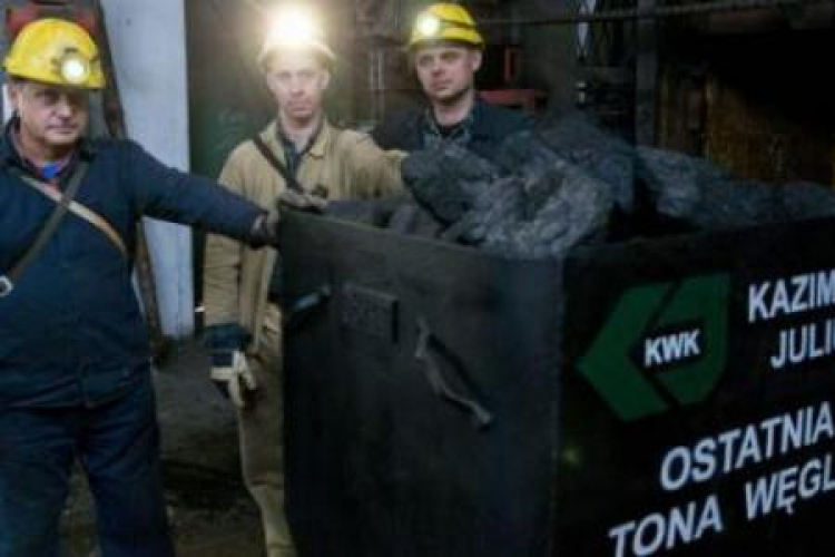 Uroczystość wydobycia ostatniej tony węgla w kopalni Kazimierz-Juliusz w Sosnowcu. Fot. PAP/A. Grygiel 