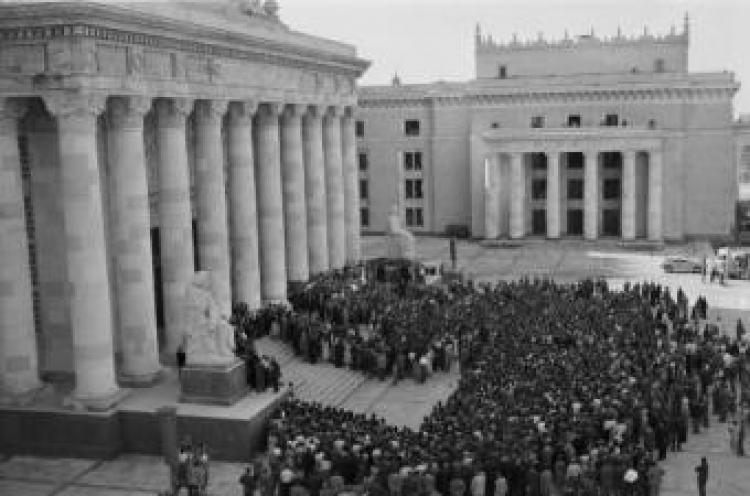 Uroczyste otwarcie Pałacu Kultury i Nauki 22 lipca 1955 r. Fot. PAP/J. Baranowski Uroczyste otwarcie Pałacu Kultury i Nauki 22 lipca 1955 r. Fot. PAP/J. Baranowski
