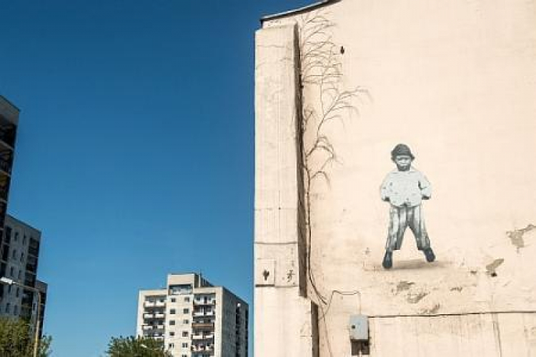 Wizerunek Zizele Świerc namalowany w ramach akcji „Dzieci Bałut-murale pamięci” Fot.PAP/G. Michałowski