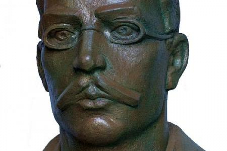 Rzeźba przedstawiająca Romualda Traugutta Fot. Muzeum Niepodległości w Warszawie Rzeźba przedstawiająca Romualda Traugutta Fot. Muzeum Niepodległości w Warszawie