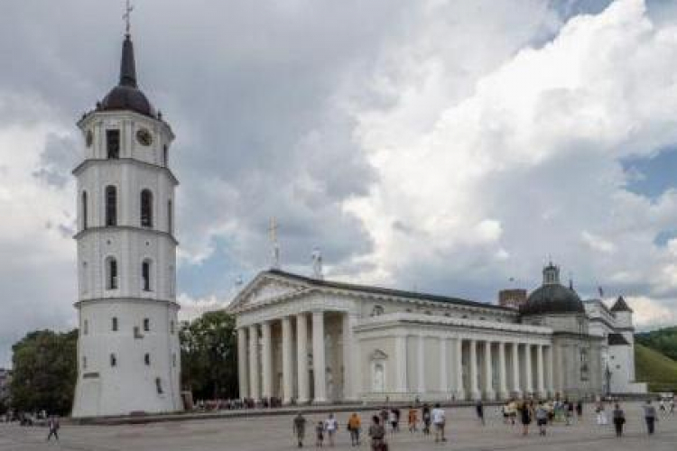 Klasycystyczna katedra w Wilnie. Fot. PAP/J. Ochoński
