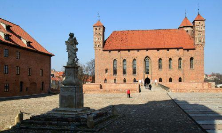  Zamek biskupów warmińskich w Lidzbarku Warmińskim. Fot. PAP/T. Waszczuk