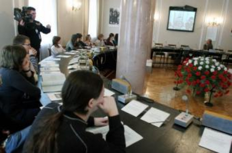 Uczniowie szkół ponadgimnazjalnych podczas lekcji historii Polski w Pałacu Prezydenckim. Fot. PAP/T. Gzell