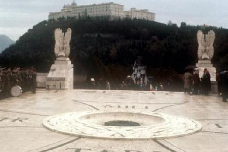 Polski Cmentarz na Monte Cassino. Fot. PAP/T. Zagoździński