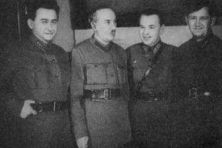 Od lewej: Jakow Agranow, Gienrich Jagoda, NN, Stanisław Redens. 1934. Źródło: Wikimedia Commons