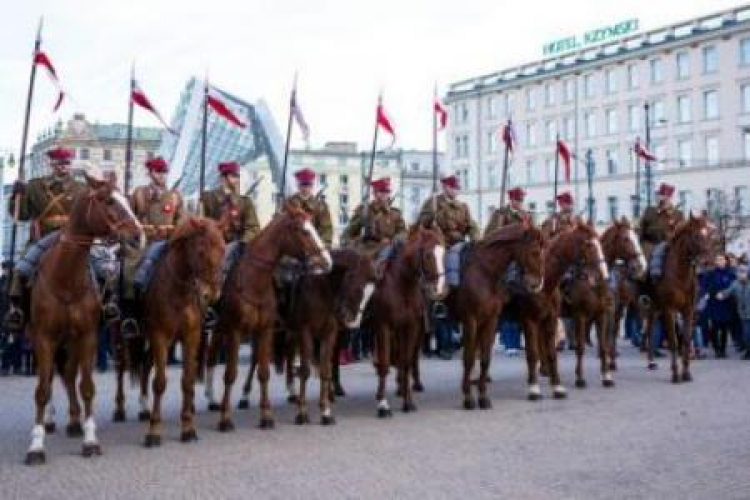 Obchody 97. rocznicy powstania wielkopolskiego: obóz powstańczy na placu Wolności w Poznaniu. Fot. PAP/M. Zakrzewski