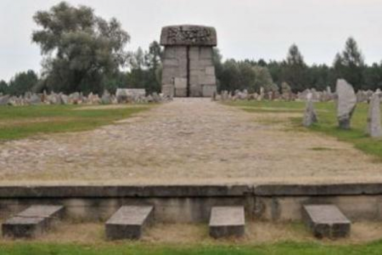 Pomnik ku czci ofiar nazistowskich zbrodni na terenie b. niemieckiego obozu zagłady w Treblince. Fot. PAP/P. Piątkowski