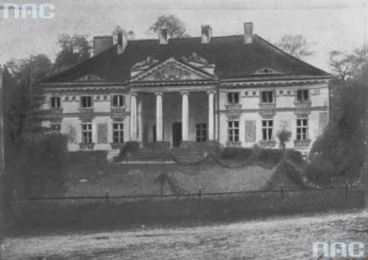 Pałac Lipskich w Lewkowie. 1918-1934. Źródło: NAC Pałac Lipskich w Lewkowie. 1918-1934. Źródło: NAC