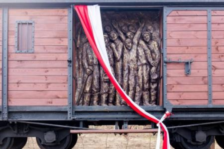Pomnik upamiętniający ofiary Tragedii Górnośląskiej w Bytomiu. Fot. PAP/A. Grygiel 