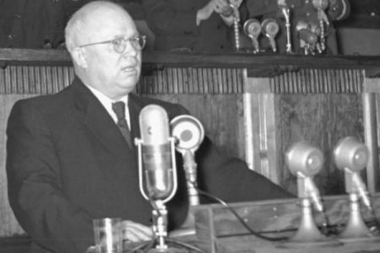 I sekretarz KC KPZR Nikita Chruszczow przemawia podczas II Zjazdu PZPR. Warszawa, 10.03.1954 r. Fot. PAP/CAF