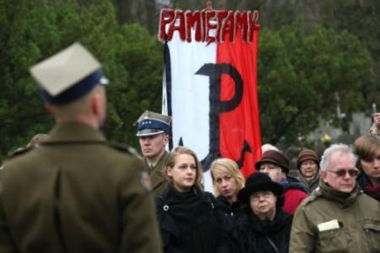 Uroczystości pogrzebowe Marii Stypułkowskiej-Chojeckiej na Cmentarzu Wojskowym na Powązkach. Fot. PAP/T. Gzell