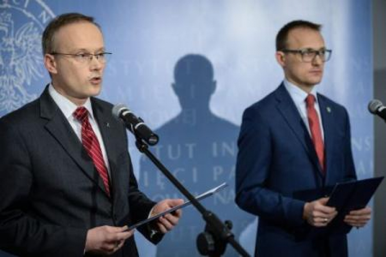 Prezes IPN Łukasz Kamiński i dyr. Biura Udostępniania i Archiwizacji Dokumentów Rafał Leśkiewicz. Fot. PAP/J. Turczyk Prezes IPN Łukasz Kamiński i dyr. Biura Udostępniania i Archiwizacji Dokumentów Rafał Leśkiewicz. Fot. PAP/J. Turczyk