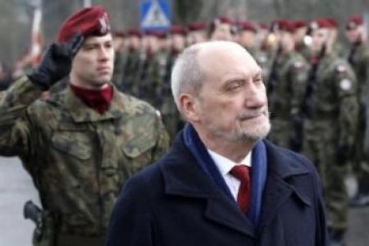 Minister obrony narodowej Antoni Macierewicz w Dębowcu na Śląsku Cieszyńskim. Fot. PAP/A. Grygiel