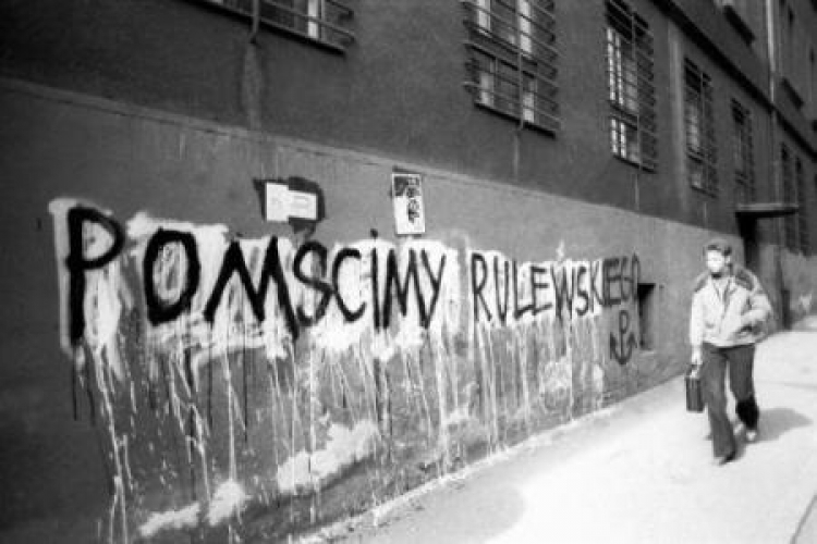  Napis na ścianie budynku w Bydgoszczy. Marzec 1981 r. Fot. PAP/G. Rogiński