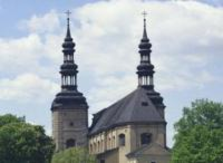 Bazylika katedralna w Łowiczu. Fot. PAP/T. Prażmowski