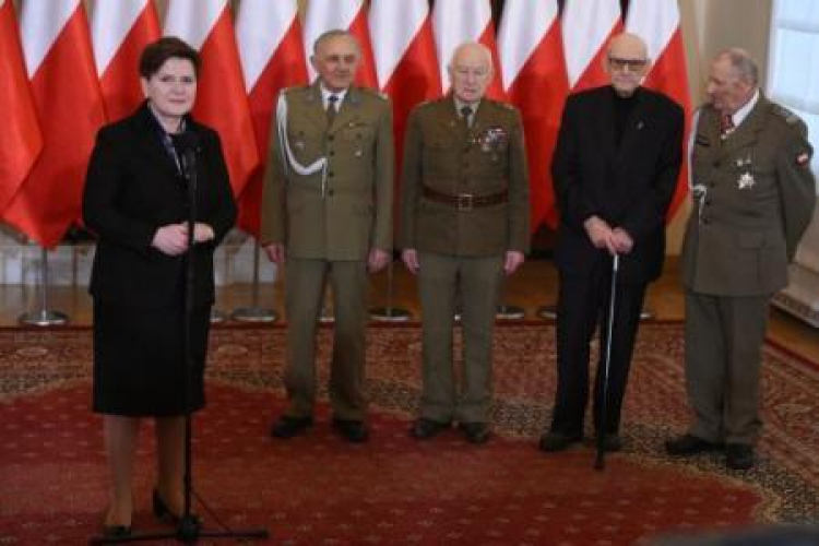 Premier Beata Szydło podczas spotkania z Żołnierzami Wyklętymi. Warszawa, 01.03.2016. Fot. PAP/R. Pietruszka