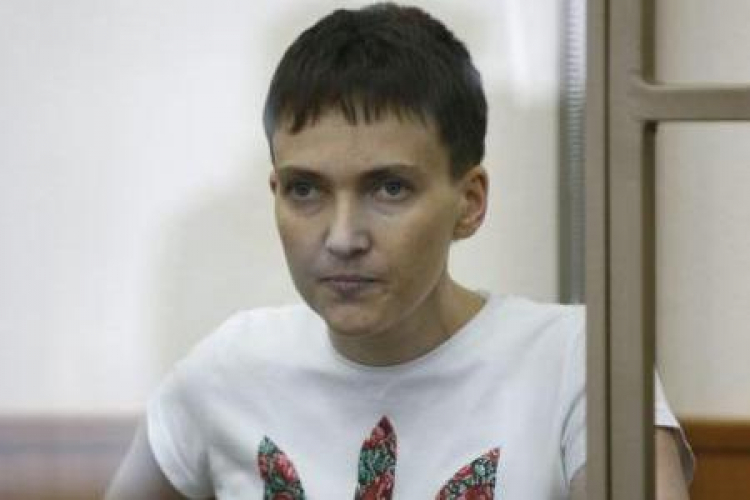 Ukraińska lotniczka Nadia Sawczenko przed rosyjskim sądem. Fot. PAP/EPA