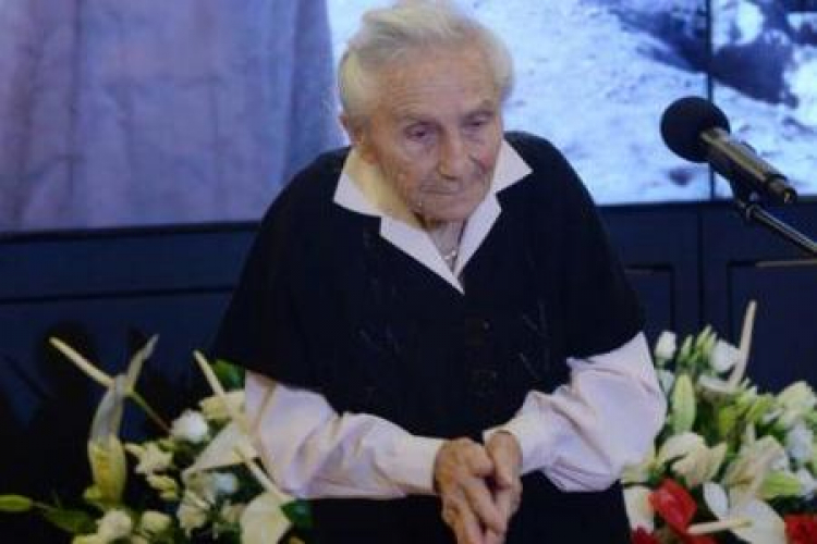 Stella Zylbersztajn-Tzur przed pokazem filmu dokumentalnego "Stella" w reż. Macieja Pawlickiego. Fot. PAP/J. Turczyk Stella Zylbersztajn-Tzur przed pokazem filmu dokumentalnego "Stella" w reż. Macieja Pawlickiego. Fot. PAP/J. Turczyk
