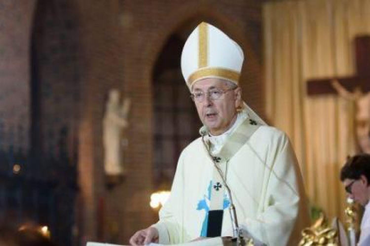 Abp metropolita poznański Stanisław Gądecki podczas uroczystej mszy w bazylice archikatedralnej. Fot. PAP/J. Kaczmarczyk Abp metropolita poznański Stanisław Gądecki podczas uroczystej mszy w bazylice archikatedralnej. Fot. PAP/J. Kaczmarczyk