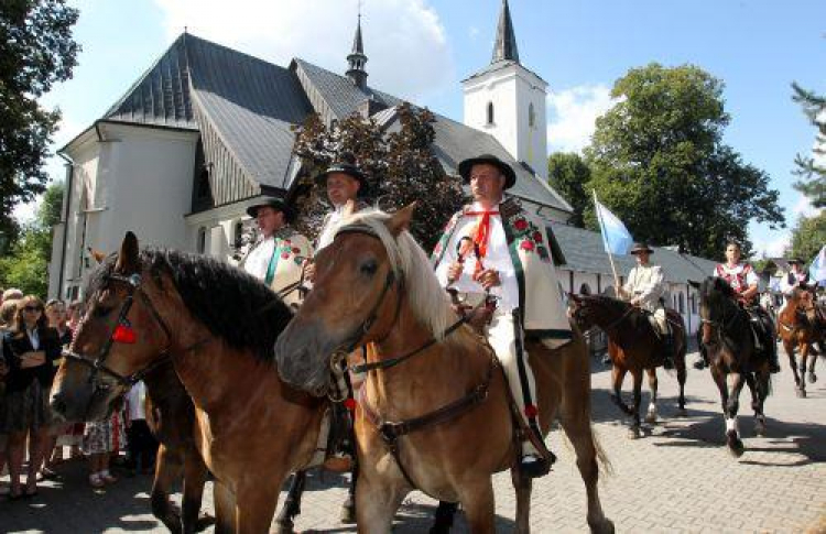 Jubileusz 50-lecia koronacji figury Matki Bożej Ludźmierskiej, Królowej Podhala. Ludźmierz, 2013 r. Fot. PAP/G. Momot 