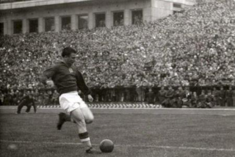 Ferenc Puskas. 1955 r. Fot. PAP/EPA