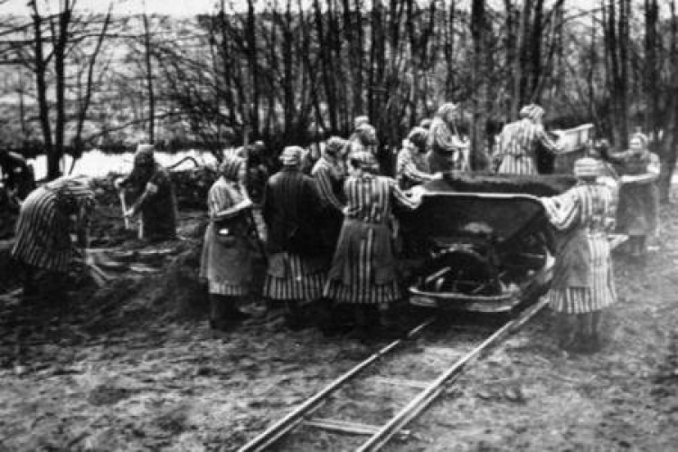 Więźniarki Kl Ravensbrueck. Źródło: Wikimedia Commons/Bundesarchiv