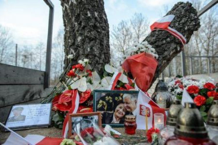 Uroczystości w miejscu katastrofy samolotu prezydenckiego Tu-154M w Smoleńsku. 10.04.2016. Fot. PAP/W. Pacewicz 