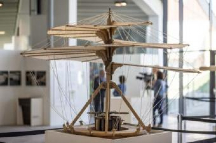 Model maszyny latającej Leonardo da Vinci. Fot. PAP/M. Walczak