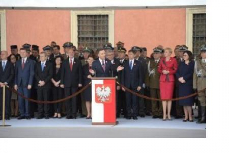 Wystąpienie prezydenta A. Dudy podczas obchodów Święta Narodowego 3 Maja na Pl Zamkowym w Warszawie. Fot. PAP/J. Turczyk