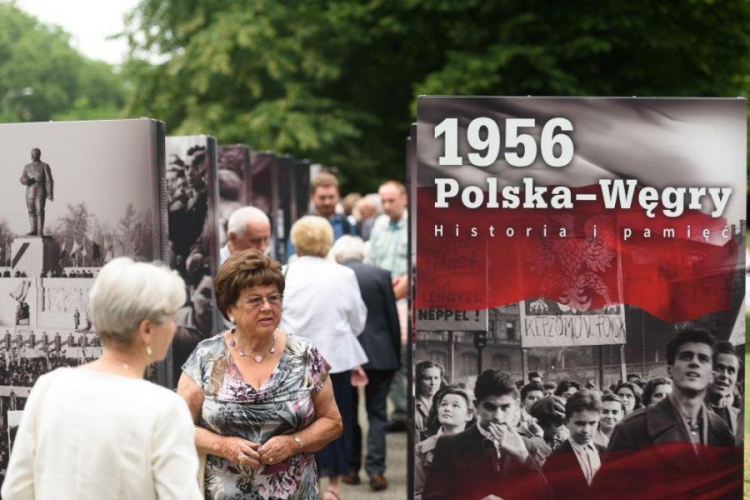 Wystawa „1956: Polska - Węgry. Historia i pamięć” w Poznaniu. Fot. PAP/J. Kaczmarczyk