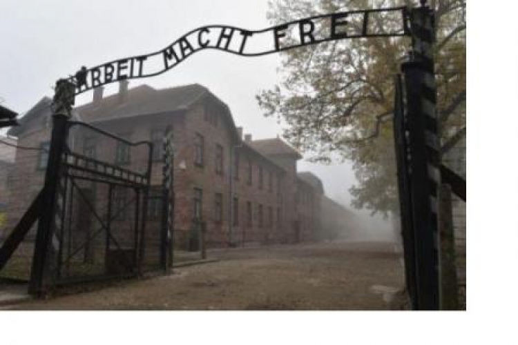 Teren byłego niemieckiego obozu koncentracyjnego Auschwitz. Fot. PAP/J. Bednarczyk