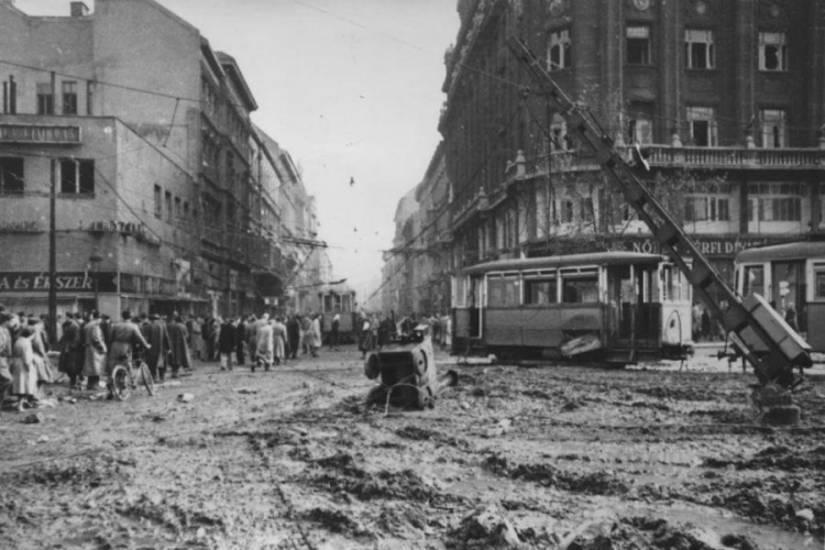 Budapeszt, 11.1956. Fot. PAP/CAF/W. Janik