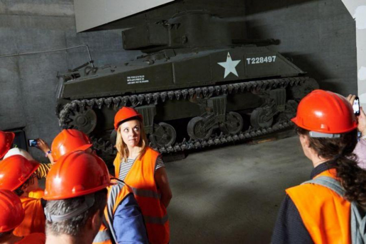 Czołg M4 Sherman "Firefly" w Muzeum II Wojny Światowej w Gdańsku. Fot. PAP/A. Warżawa