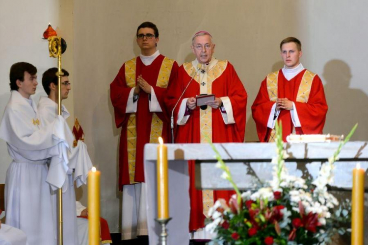 Abp Stanisław Gądecki (2P) podczas mszy świętej w intencji ofiar Czerwca ’56. Fot. PAP/J. Kaczmarczyk