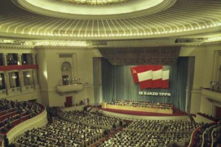 IX Zjazd Towarzystwa Przyjaźni Polsko-Radzieckiej. Warszawa, 1974 r. Fot. PAP/J. Rosikoń 
