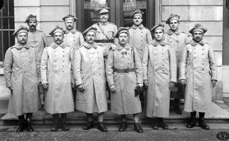 Żołnierze 2 pułku strzelców Armii Polskiej we Francji – 1918 r. Źródło: CAW