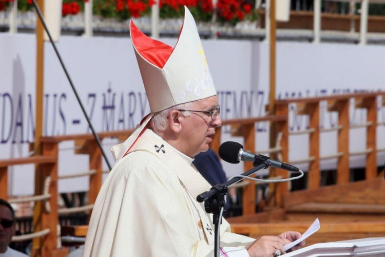 Abp Wacław Depo podczas gł. uroczystości święta Wniebowzięcia Najświętszej Maryi Panny na Jasnej Górze. Fot. PAP/W.Deska