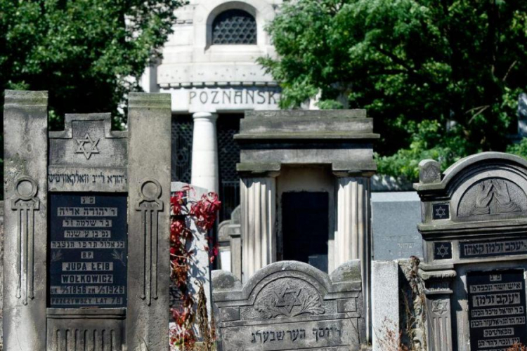 Cmentarz żydowski przy ul. Brackiej w Łodzi. Fot. PAP/G. Michałowski