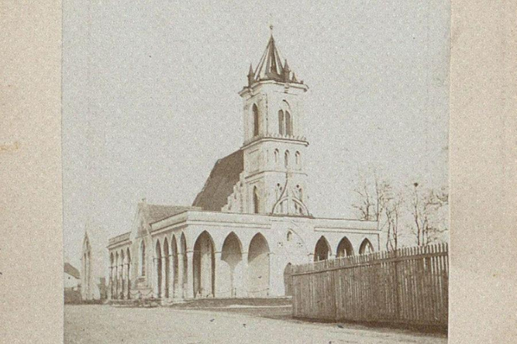Kościół w Opatówku. Przed 1914 r. Źródło: CBN Polona