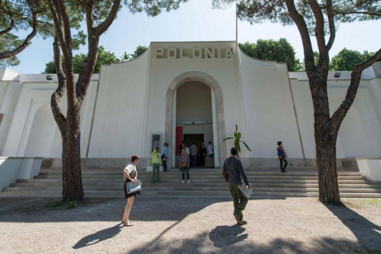 Polski pawilon na 56. Biennale Sztuki w Wenecji. 2015 r. Fot. PAP/M. Kulczyński Polski pawilon na 56. Biennale Sztuki w Wenecji. 2015 r. Fot. PAP/M. Kulczyński