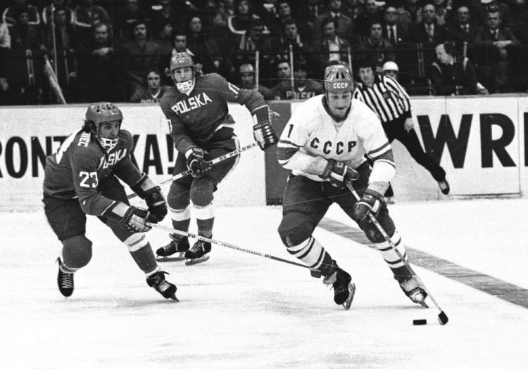 Zwycięstwo Polski nad ZSRR 6:4 podczas hokejowych Mistrzostw Świata 1976 w Katowicach. Fot. PAP/CAF/K. Seko