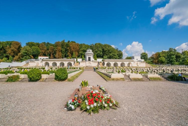 Zdjęcia z planu programu „Podróże z historią" o polskich wątkach historii Lwowa. Fot. Michał Wilczek. Źródło: Redakcja programu "Podróże z historią"