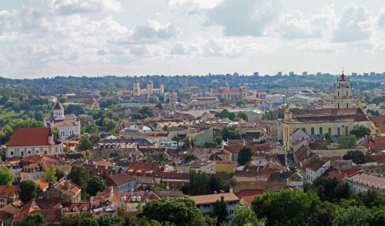 Panorama Wilna z Góry Zamkowej. Fot. PAP/J. Undro