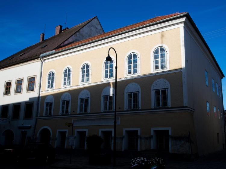 Braunau am Inn - dom, w którym urodził się Hitler. Fot. PAP/EPA