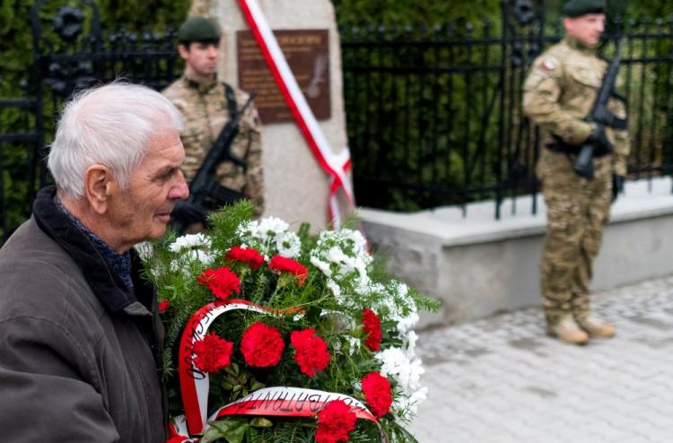 Ostatni żyjący Cichociemny Aleksander Tarnawski podczas odsłonięcia Pomnika Gliwickich Cichociemnych. Fot. PAP/A. Grygiel