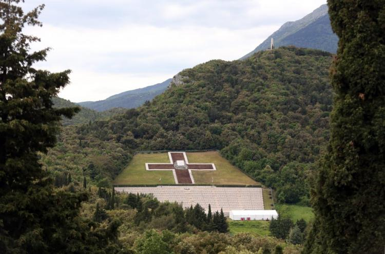 Polski Cmentarz Wojenny na Monte Cassino. Fot. PAP/L. Szymański