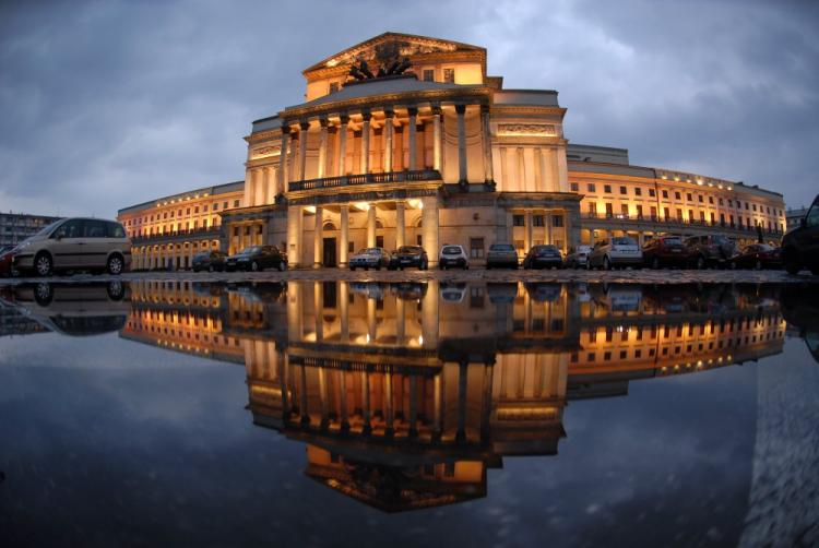 Gmach Teatru Wielkiego-Opery Narodowej. Fot. PAP/A. Rybczyński