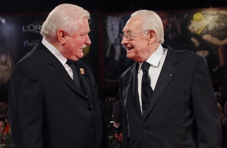 Lech Wałęsa i Andrzej Wajda na festiwalu w Wenecji 2013 r. Fot. PAP/EPA