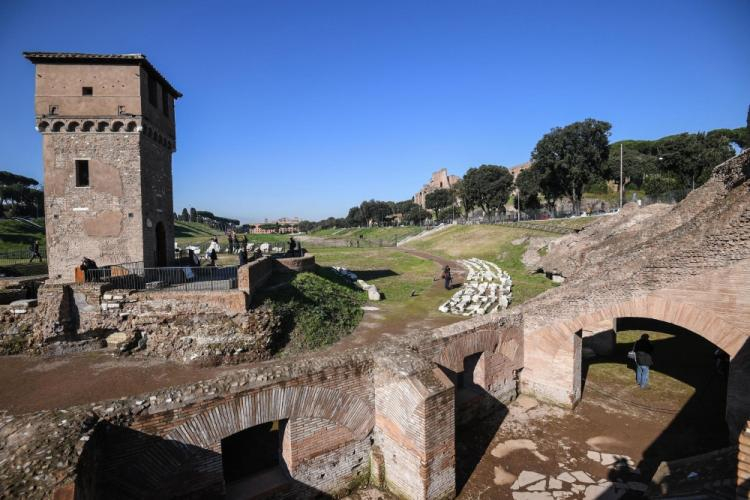 Widok nowootwartego Circus Maximus po 7 latach wykopalisk. Fot. PAP/EPA