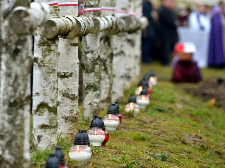 Pogrzeb szczątków 27 żołnierzy Wojska Polskiego, obrońców Lwowa w 1939 r. na cmentarzu w Mościskach na Ukrainie. Fot. PAP/D. Delmanowicz